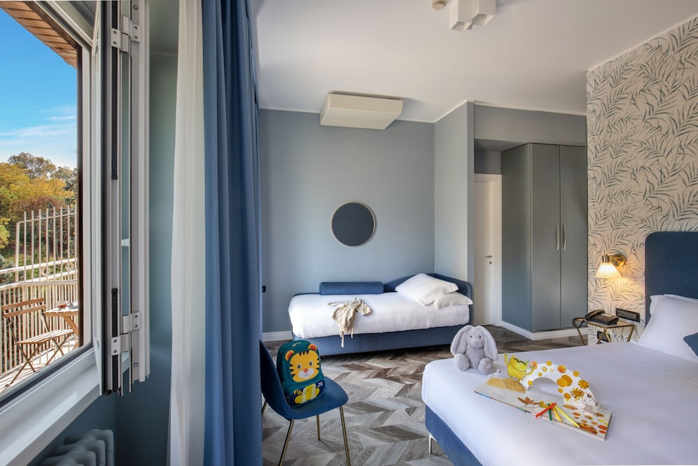 Bloom Hotel Rome — Hotel rooms in Rome, Lazio