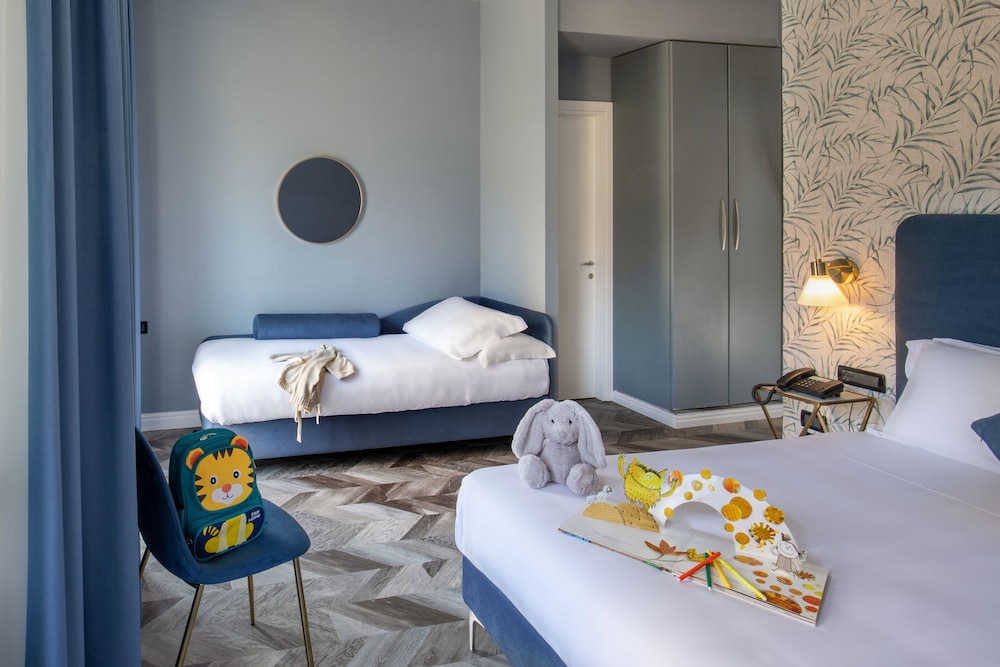 Bloom Hotel Rome — Hotel rooms in Rome, Lazio