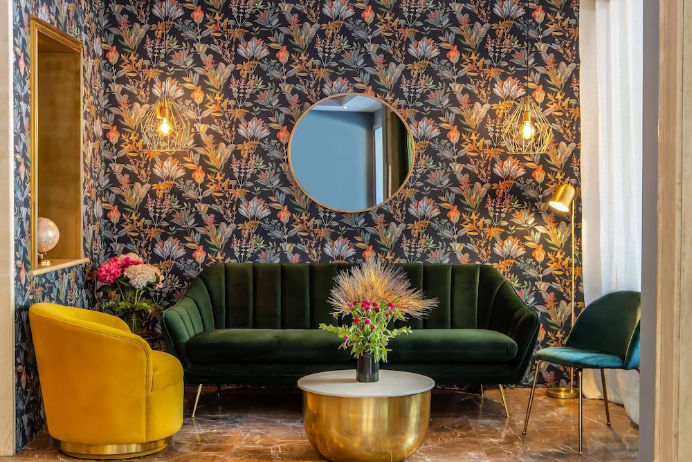 Bloom Hotel Rome — Hotel rooms in Rome, Lazio