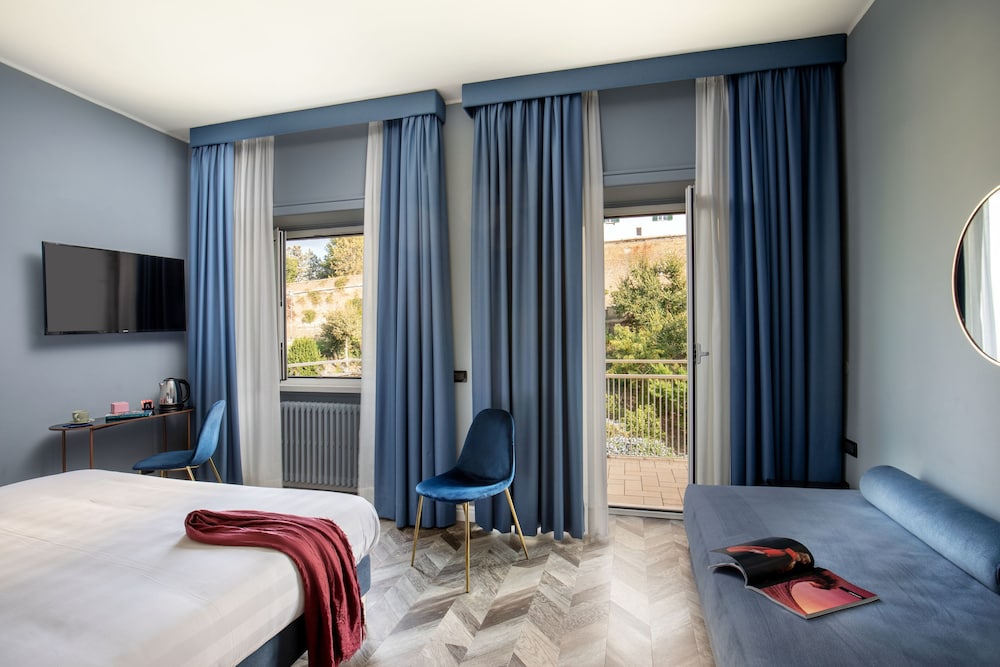 Bloom Hotel Rome — Hotel rooms in Rome, Lazio