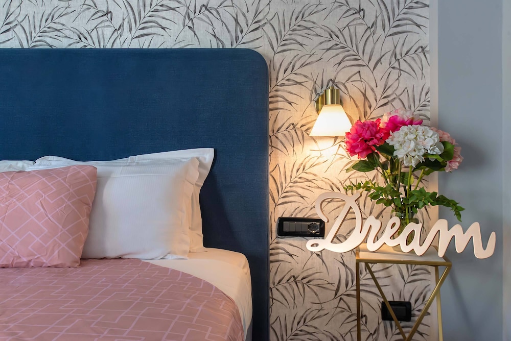 Bloom Hotel Rome — Hotel rooms in Rome, Lazio
