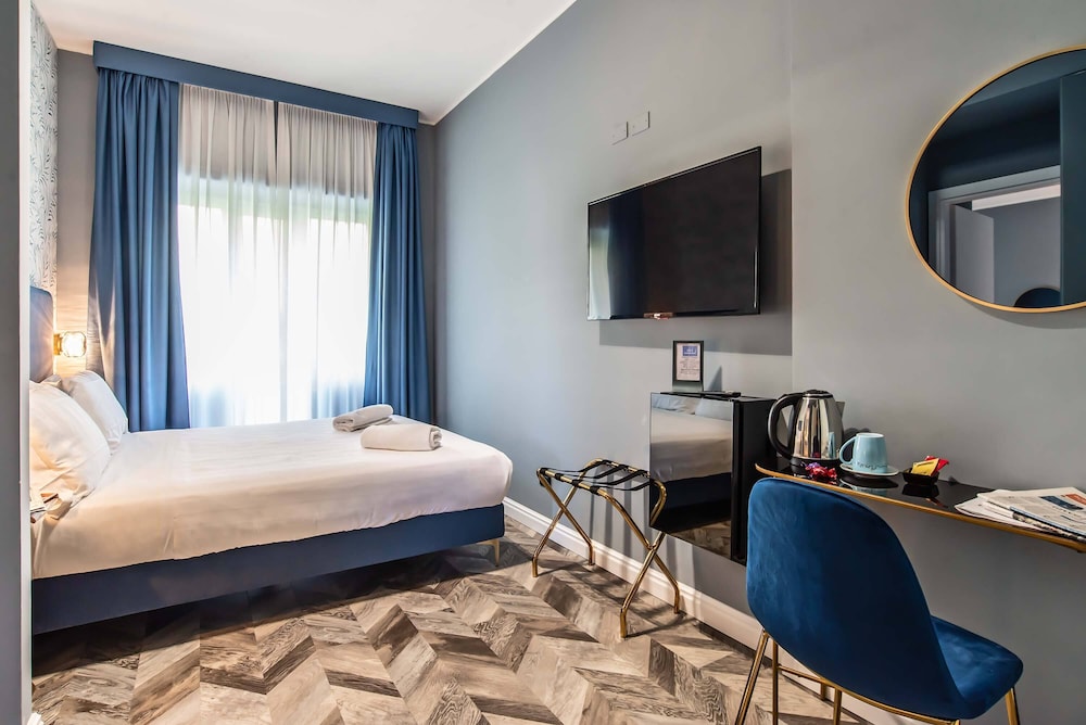Bloom Hotel Rome — Hotel rooms in Rome, Lazio
