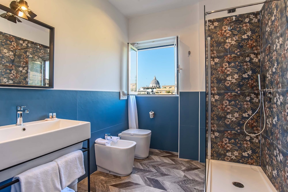 Bloom Hotel Rome — Hotel rooms in Rome, Lazio