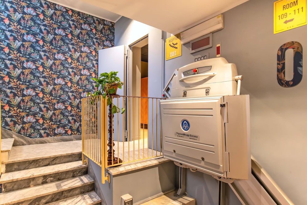 Bloom Hotel Rome — Hotel building in Rome, Lazio