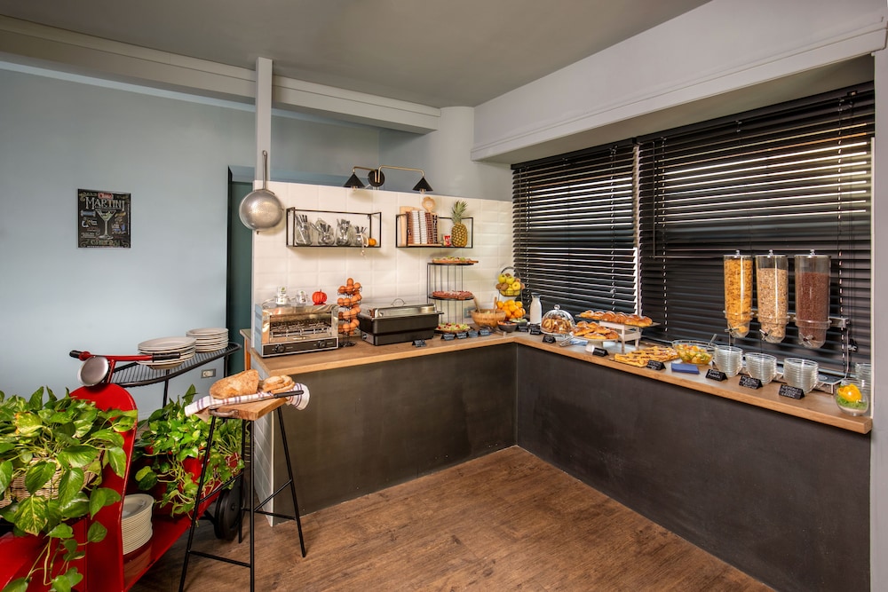 Bloom Hotel Rome — Restaurant & bars in Rome, Lazio