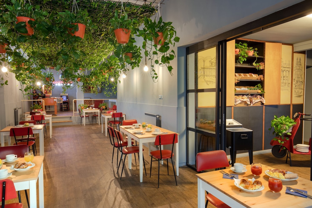 Bloom Hotel Rome — Restaurant & bars in Rome, Lazio