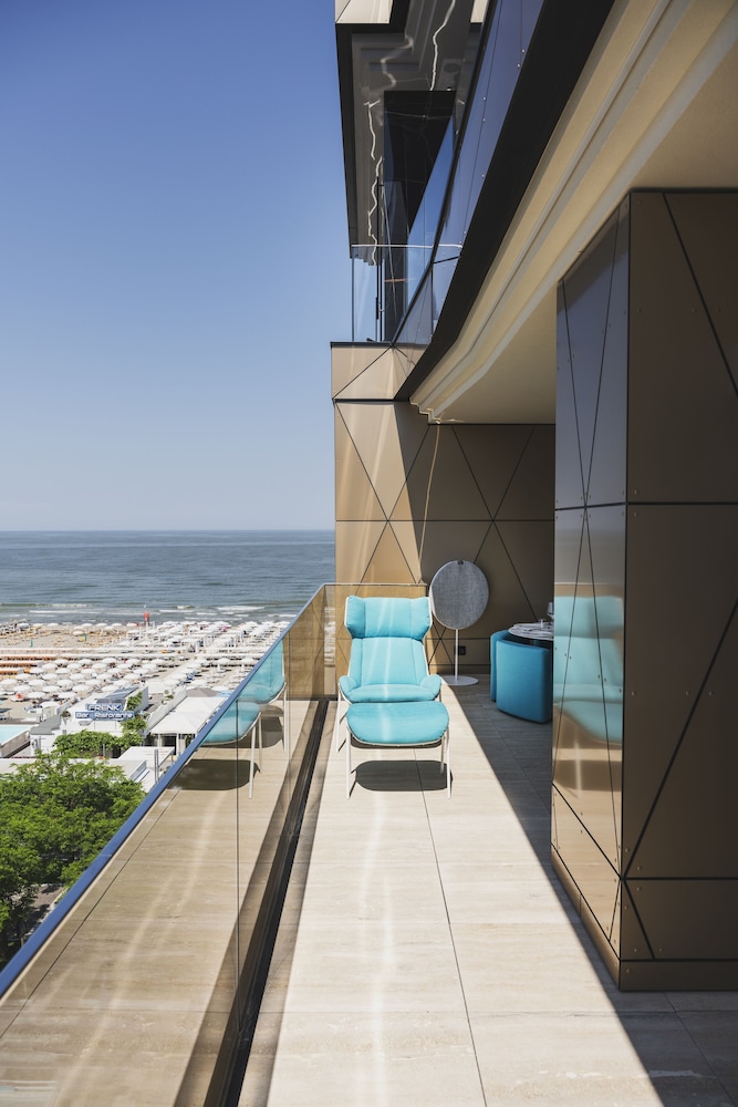 The Promenade Luxury Wellness Hotel