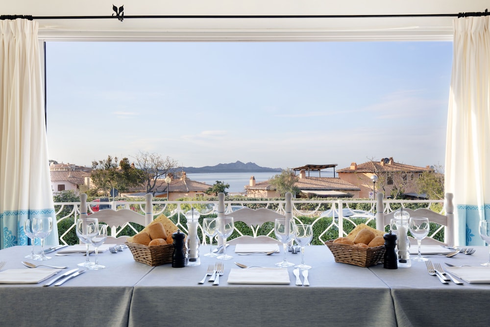 Hotel Cormorano — Restaurant & bars in Arzachena, Sardinia