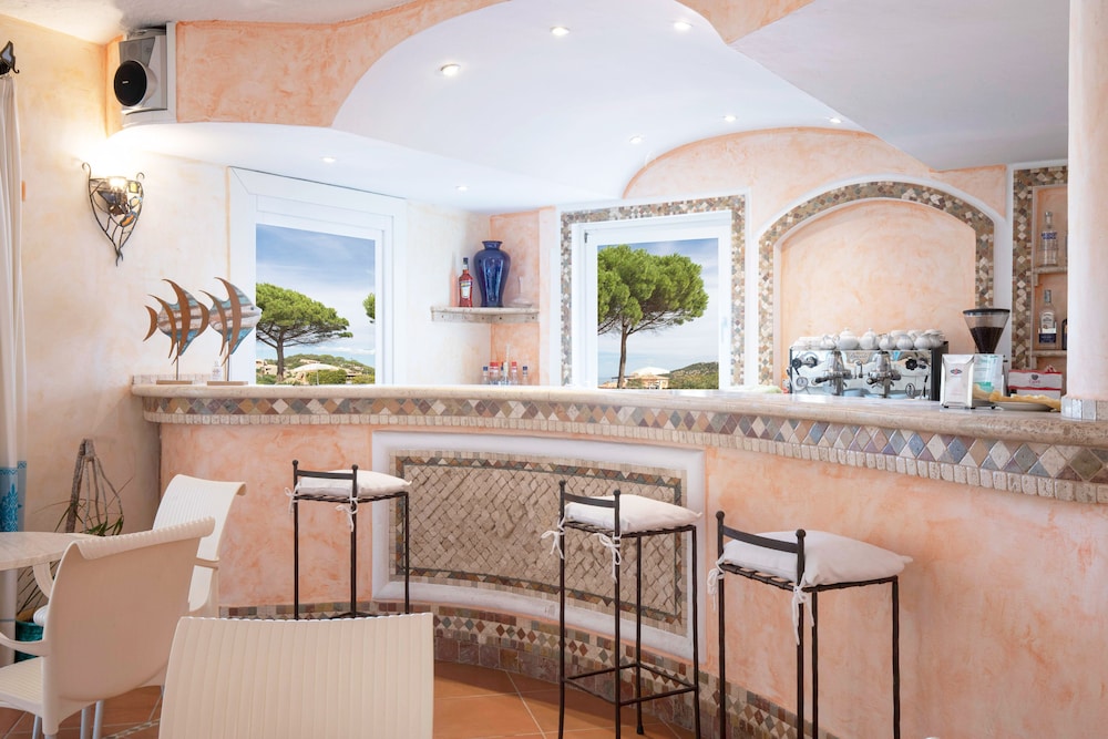 Hotel Cormorano — Restaurant & bars in Arzachena, Sardinia