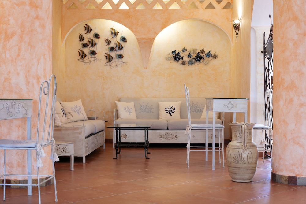 Hotel Cormorano — Hotel rooms in Arzachena, Sardinia