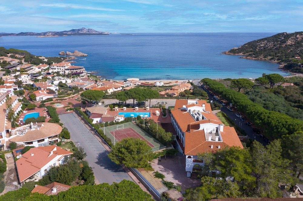 Hotel Cormorano — Hotel building in Arzachena, Sardinia