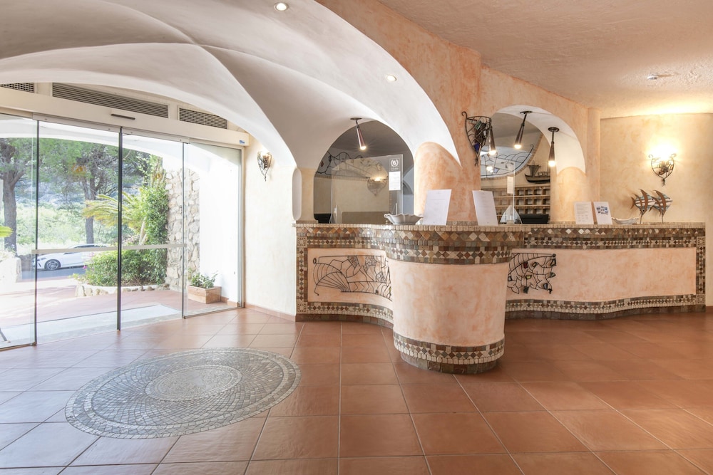 Hotel Cormorano — Hotel building in Arzachena, Sardinia
