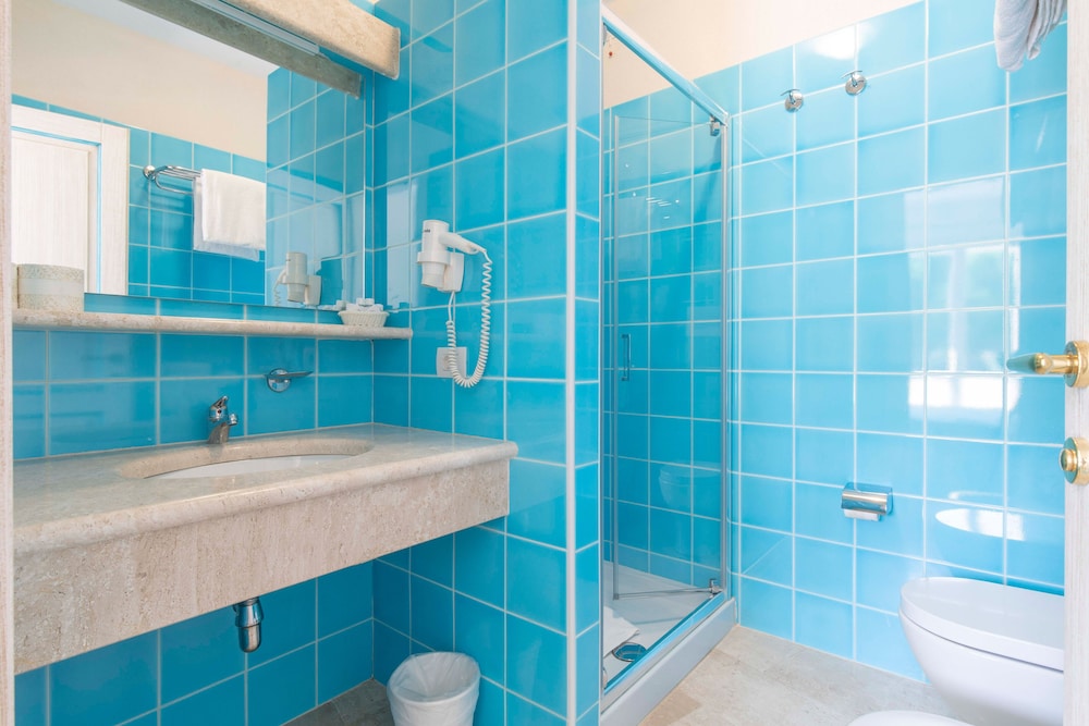 Hotel Cormorano — Hotel rooms in Arzachena, Sardinia