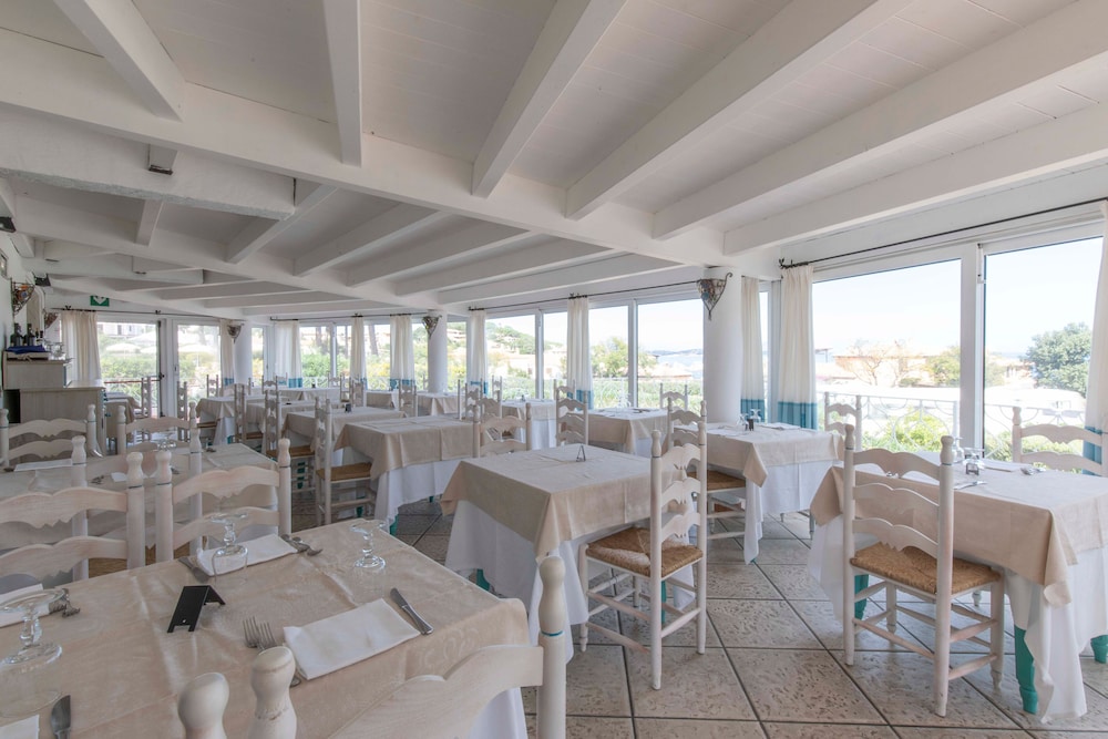 Hotel Cormorano — Restaurant & bars in Arzachena, Sardinia