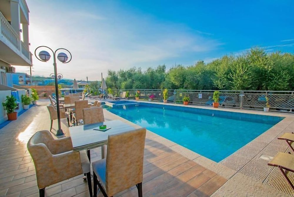 The Senses Tsilivi Hotel — Swimming pool in Tsilivi, Ionian Islands