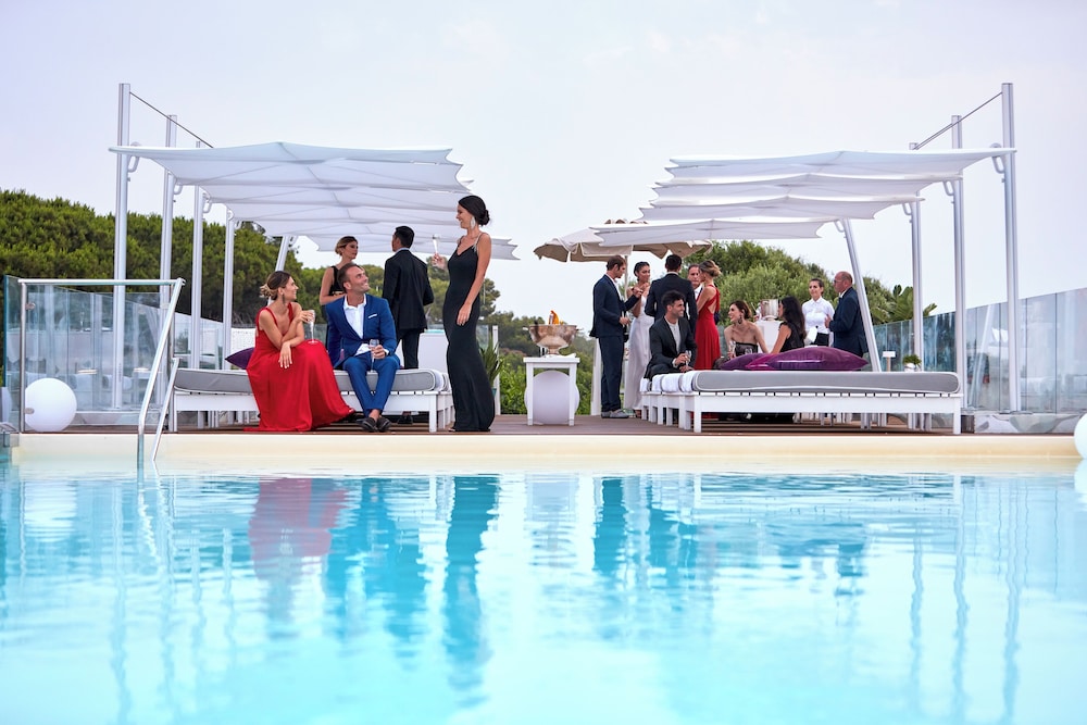 Forte Village Resort - Le Dune — Swimming pool in Santa Margherita di Pula, Sardinia