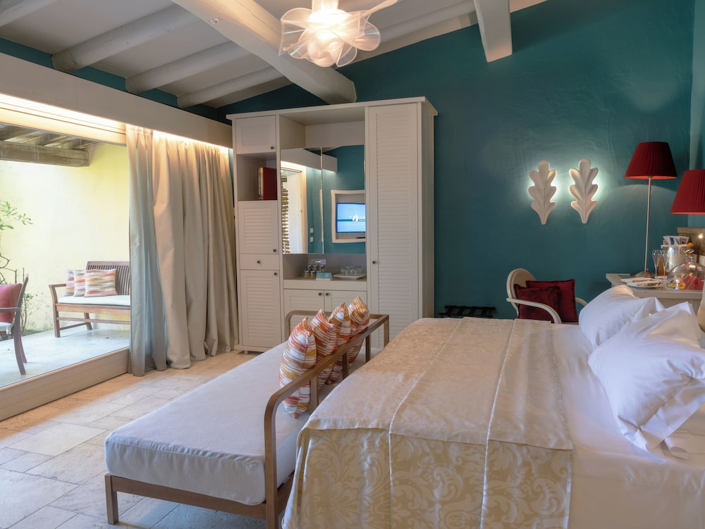 Forte Village Resort - Le Dune — Hotel rooms in Santa Margherita di Pula, Sardinia