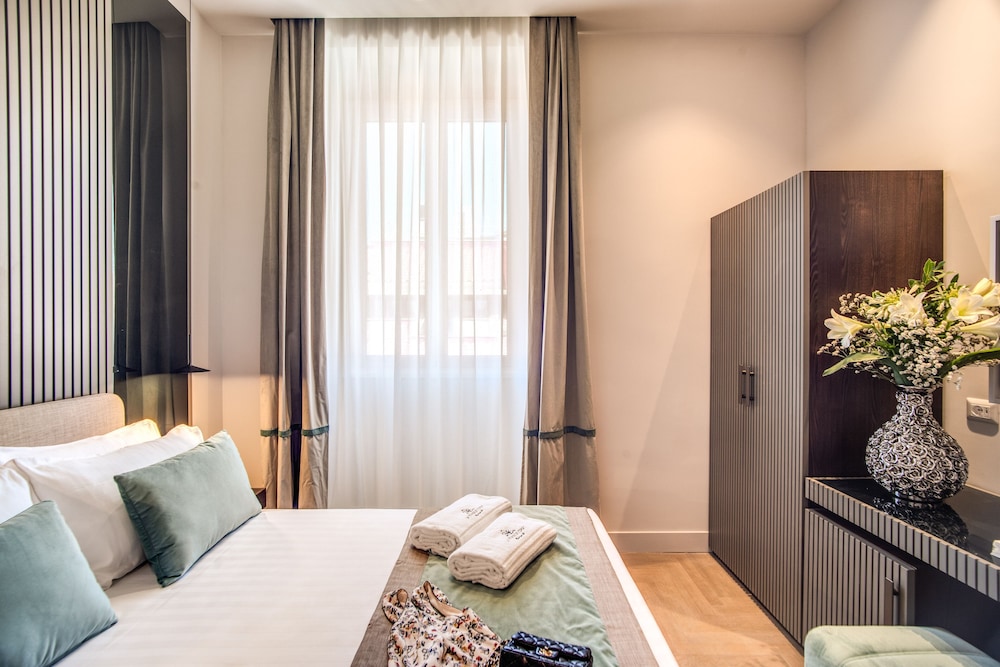 Hotel 77 Seventy-Seven — Rooms in Rome, Lazio