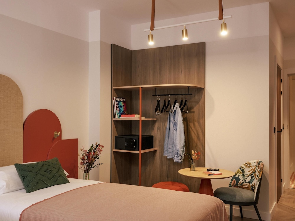 Ibis Styles Sevilla Santa Justa — Hotel rooms in Seville, Andalusia