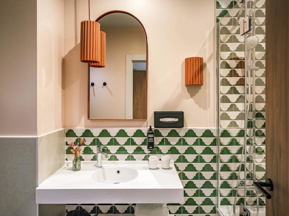 Ibis Styles Sevilla Santa Justa — Hotel rooms in Seville, Andalusia