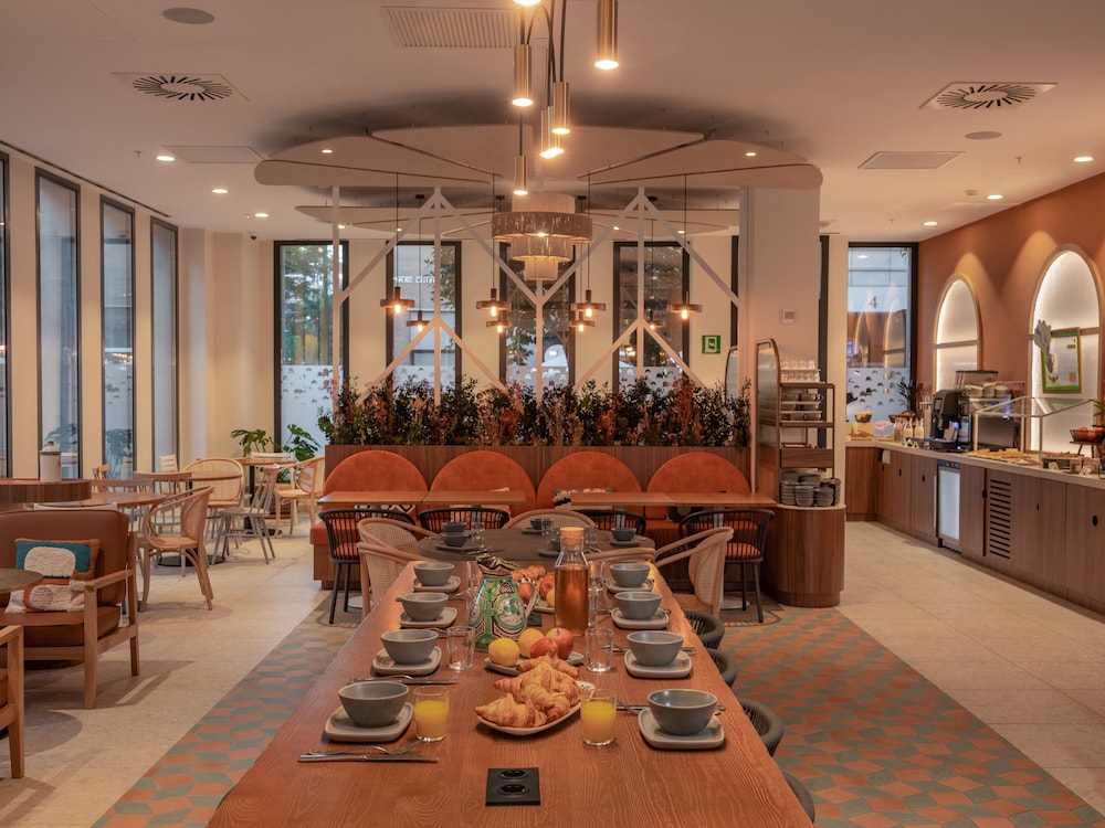 Ibis Styles Sevilla Santa Justa — Restaurant & bars in Seville, Andalusia