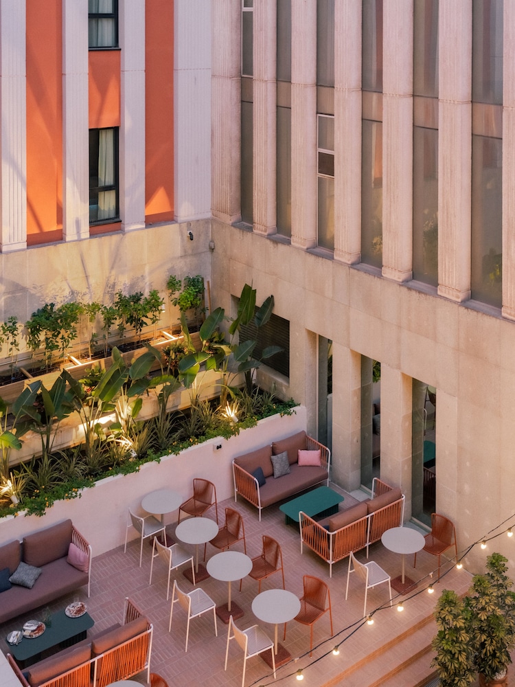 Ibis Styles Sevilla Santa Justa — Restaurant & bars in Seville, Andalusia