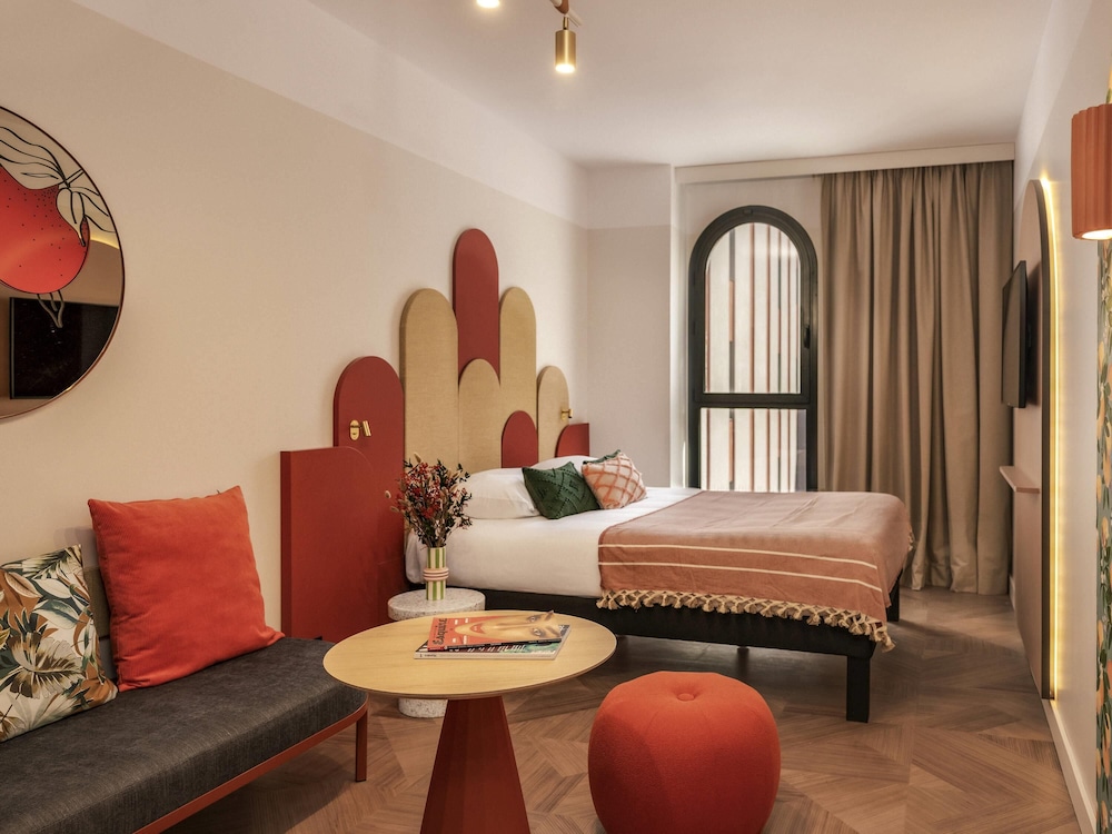 Ibis Styles Sevilla Santa Justa — Hotel rooms in Seville, Andalusia