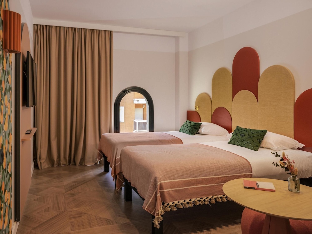 Ibis Styles Sevilla Santa Justa — Hotel rooms in Seville, Andalusia