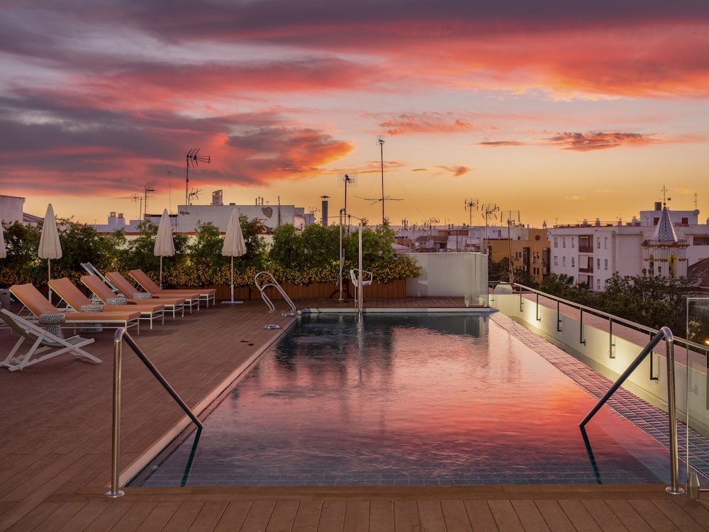 Ibis Styles Sevilla Santa Justa — Swimming pool in Seville, Andalusia