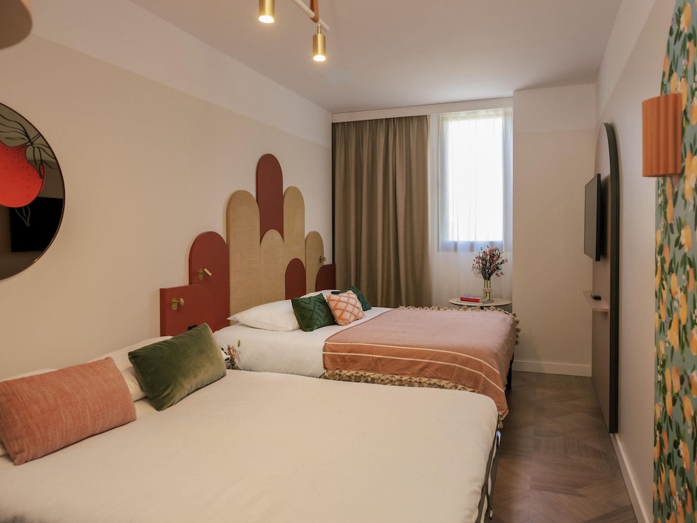 Ibis Styles Sevilla Santa Justa — Hotel rooms in Seville, Andalusia