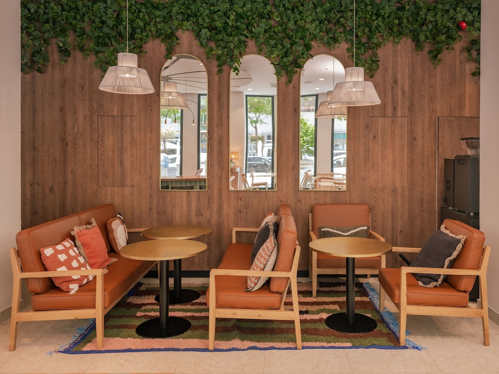 Ibis Styles Sevilla Santa Justa — Restaurant & bars in Seville, Andalusia