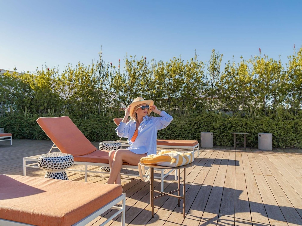 Ibis Styles Sevilla Santa Justa — Swimming pool in Seville, Andalusia