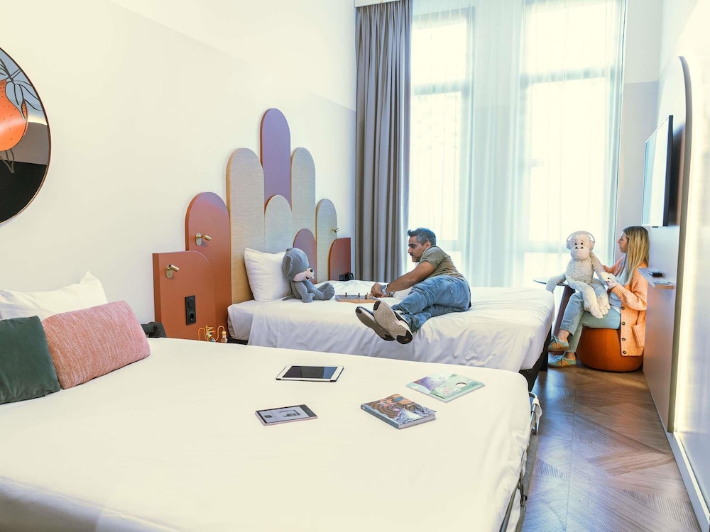 Ibis Styles Sevilla Santa Justa — Hotel rooms in Seville, Andalusia