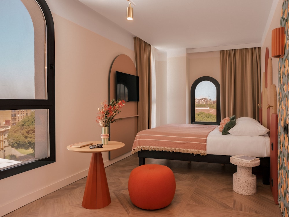 Ibis Styles Sevilla Santa Justa — Hotel rooms in Seville, Andalusia