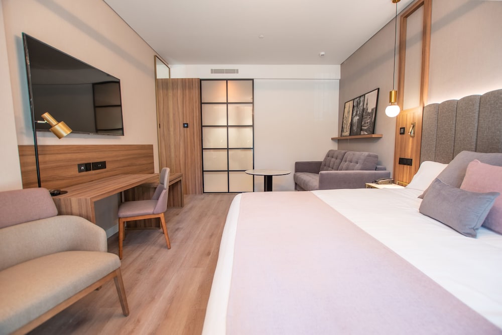 Hotel Giralda Center — Hotel rooms in Seville, Andalusia