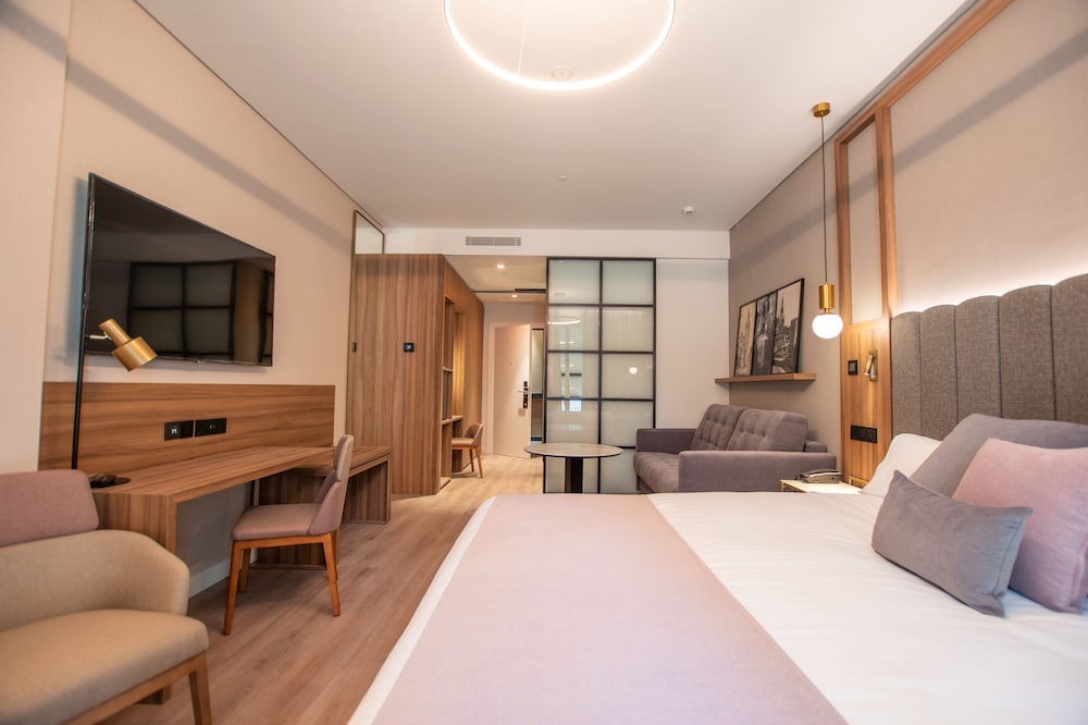 Hotel Giralda Center — Hotel rooms in Seville, Andalusia