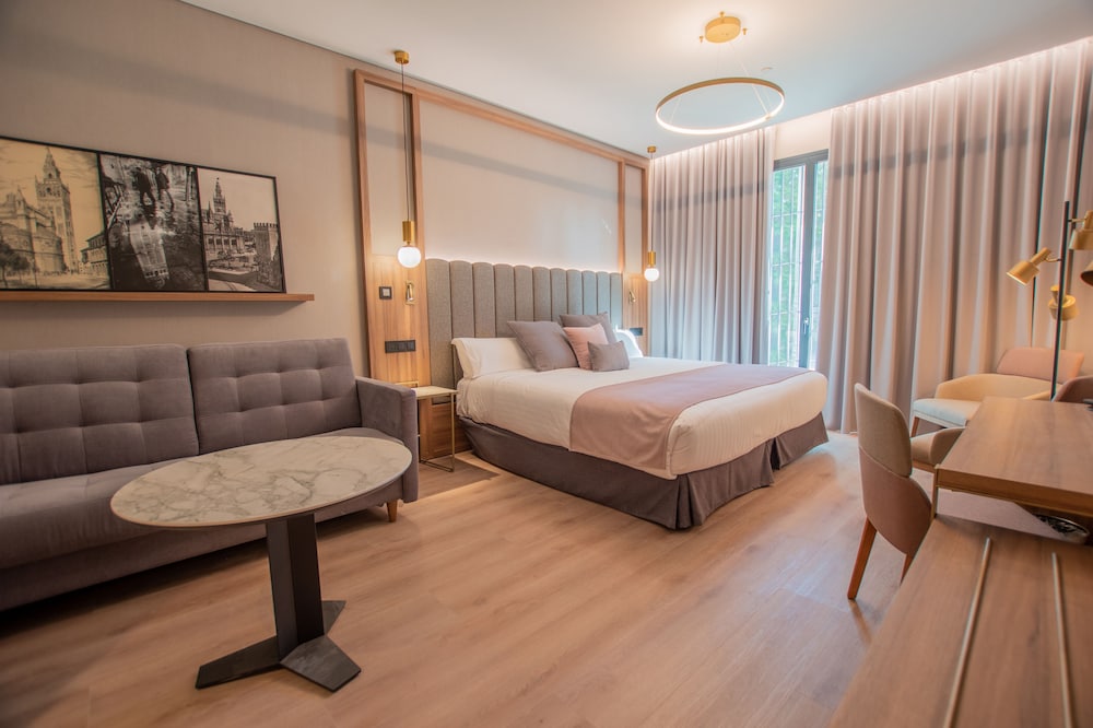 Hotel Giralda Center — Hotel rooms in Seville, Andalusia