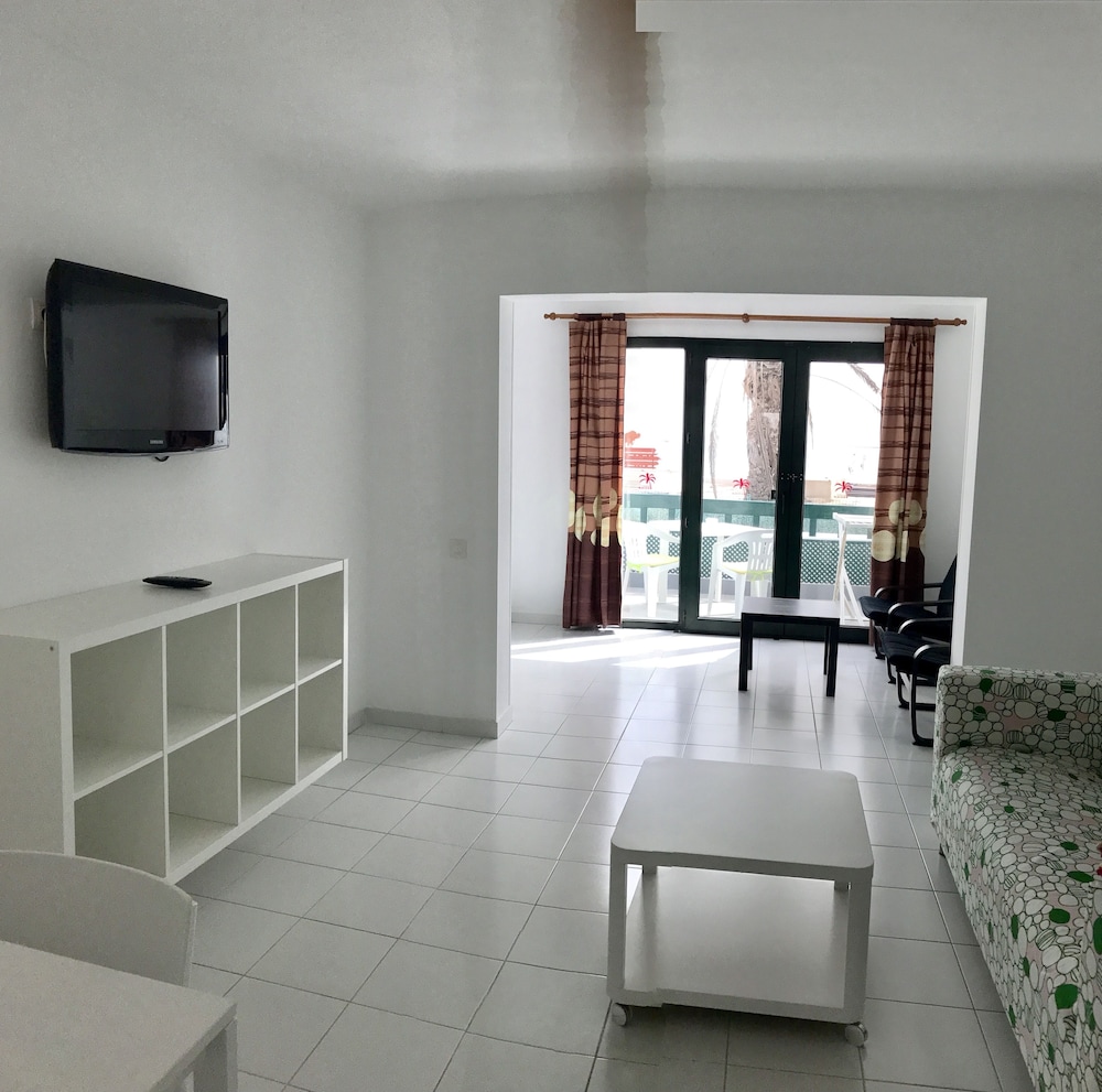 Apartamentos Erika - Adults Only — Hotel rooms in Corralejo, Canary Islands