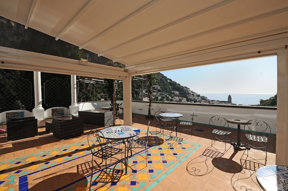 Hotel Villa Annalara charme and relax — Restaurant & bars in Amalfi, Campania