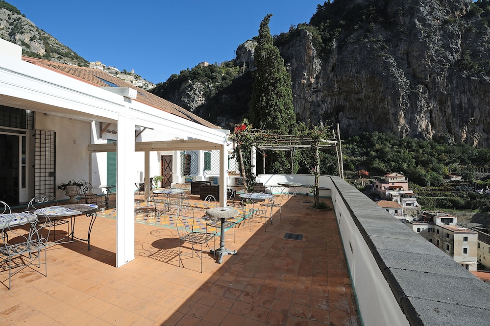 Hotel Villa Annalara charme and relax — Restaurant & bars in Amalfi, Campania