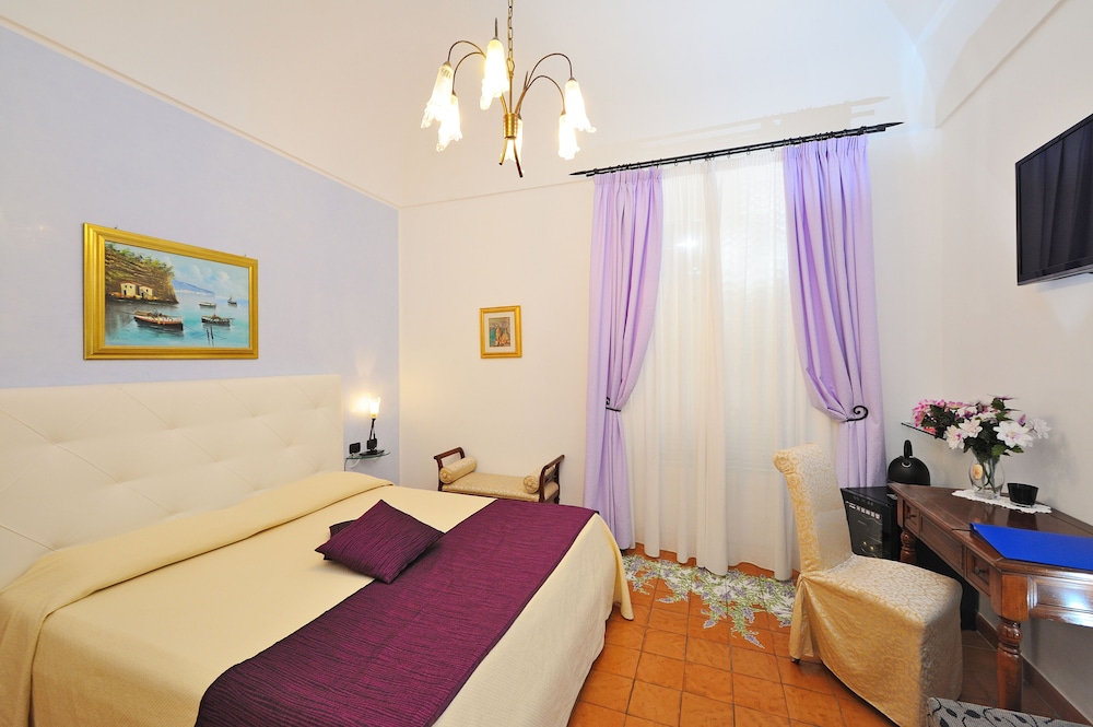 Hotel Villa Annalara charme and relax — Hotel rooms in Amalfi, Campania