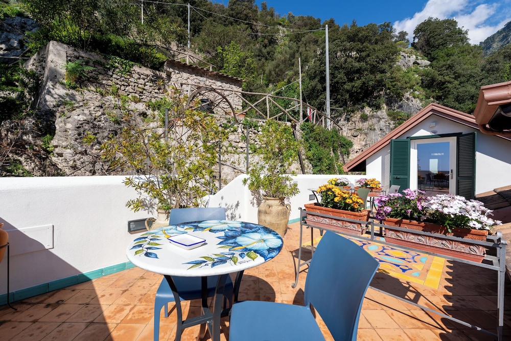 Hotel Villa Annalara charme and relax — Restaurant & bars in Amalfi, Campania