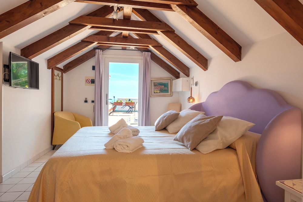Hotel Villa Annalara charme and relax — Hotel rooms in Amalfi, Campania