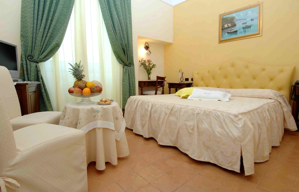 Hotel Villa Annalara charme and relax — Hotel rooms in Amalfi, Campania