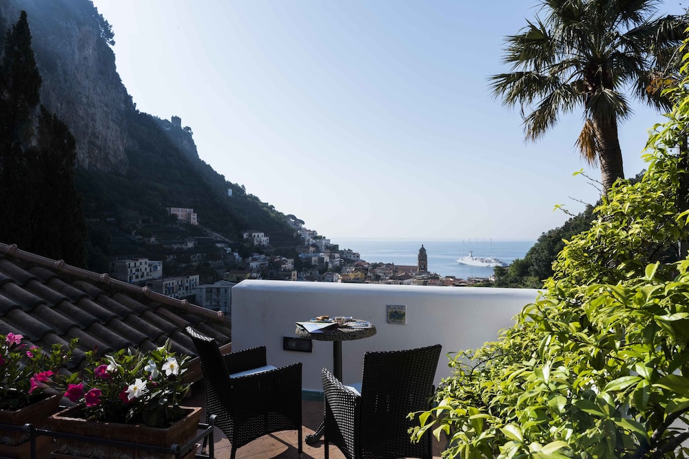 Hotel Villa Annalara charme and relax — Attractions in the area in Amalfi, Campania
