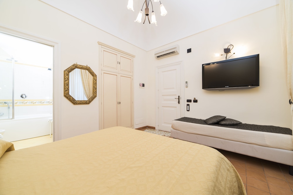Hotel Villa Annalara charme and relax — Hotel rooms in Amalfi, Campania