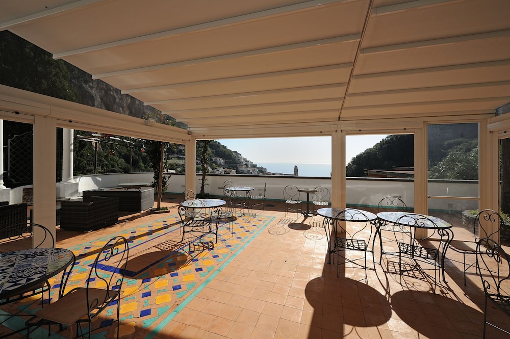 Hotel Villa Annalara charme and relax — Restaurant & bars in Amalfi, Campania