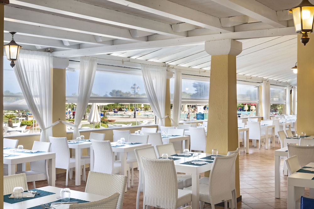 Sentido Orosei Beach — Restaurant & bars in Orosei, Sardinia