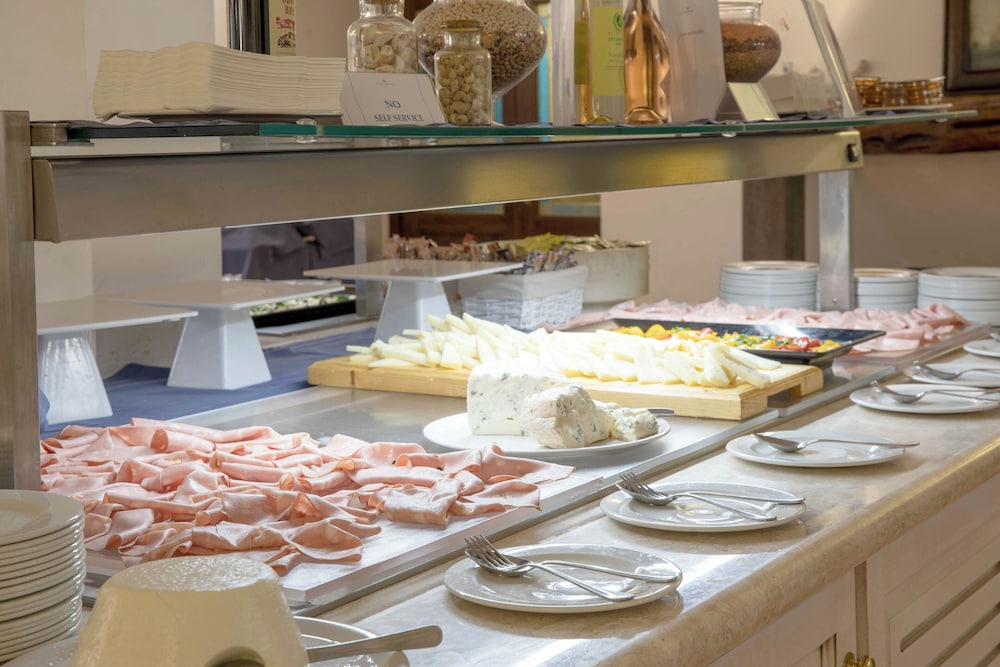 Sentido Orosei Beach — Restaurant & bars in Orosei, Sardinia