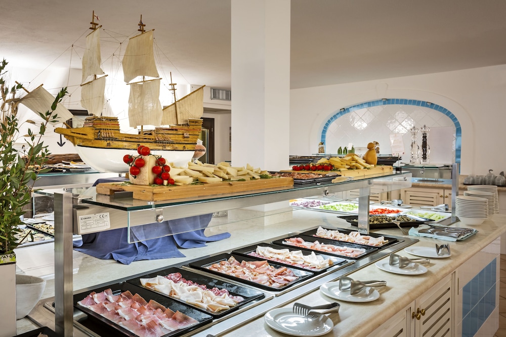 Sentido Orosei Beach — Restaurant & bars in Orosei, Sardinia
